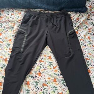 Under Armour Black Sweatpants for Ultimate Comfort